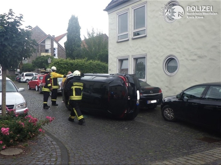 POL-KLE: Kalkar - &quot;umwerfender&quot; Unfall / Verwechslung mit Folgen