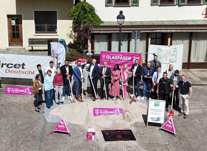 Waldenbuch: Spatenstich für Glasfaserausbau