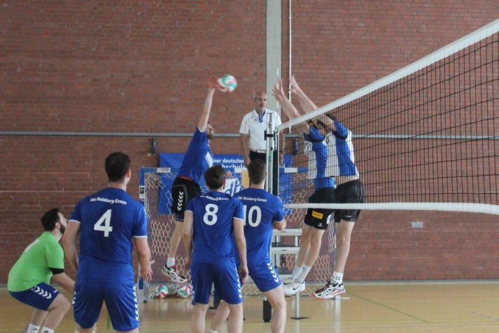 UDE setzt sich im Volleyball durch: Deutscher Hochschulmeister