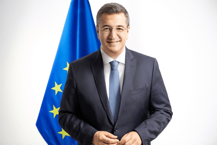 Apostolos Tzitzikostas, Commissioner for Sustainable Transport and Tourism / Weiterer Text über ots und www.presseportal.de/nr/183561 / Die Verwendung dieses Bildes für redaktionelle Zwecke ist unter Beachtung aller mitgeteilten Nutzungsbedingungen zulässig und dann auch honorarfrei. Veröffentlichung ausschließlich mit Bildrechte-Hinweis.