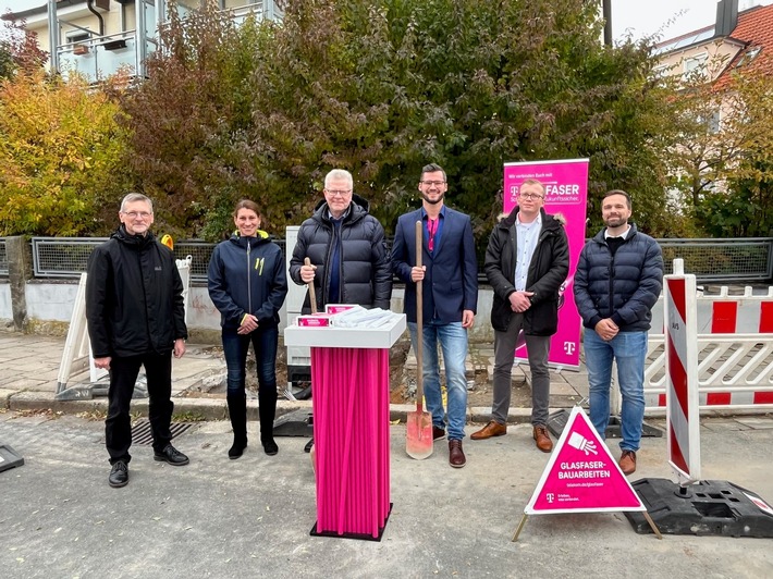 Telekom startet Glasfaserausbau in den Stadtteilen Birken Süd und Glocke von Bayreuth