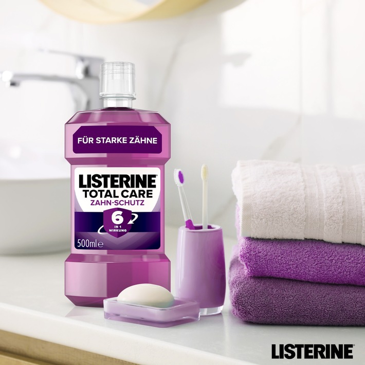 LISTERINE® TOTAL CARE ZAHN-SCHUTZ als Testsieger bei Stiftung Warentest prämiert