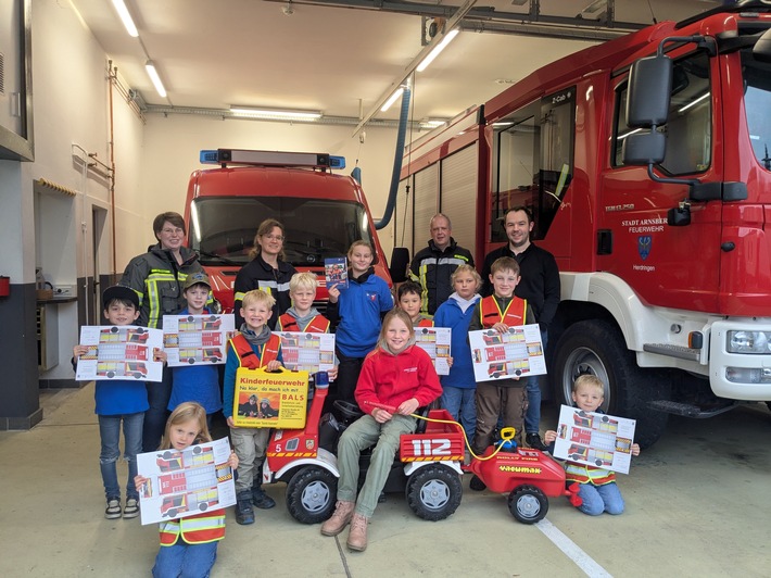 FW-AR: Spenden für den Feuerwehr-Nachwuchs in Herdringen und Oeventrop