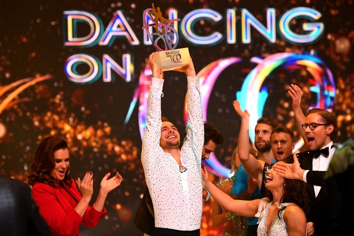 Eric Stehfest gewinnt die SAT-Show "Dancing on Ice"