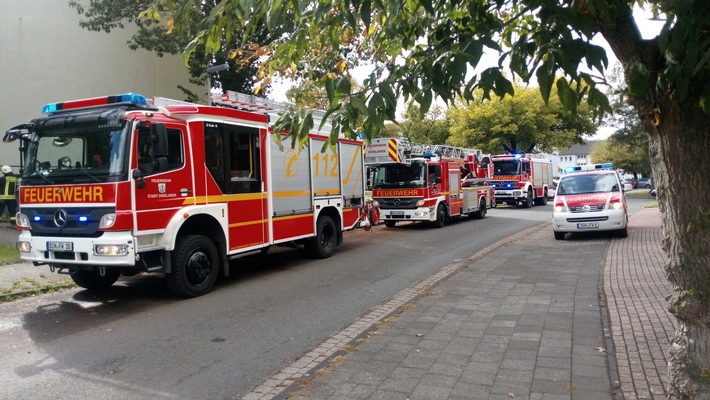 FW Dinslaken: Geruchsbelästigung lässt Feuerwehr ausrücken