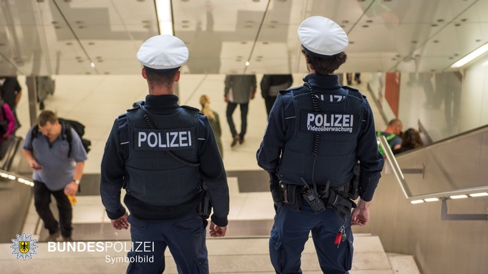 Bundespolizeidirektion München: Dosendieb bedroht Bundespolizisten