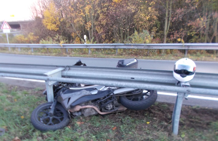 POL-MI: Motorradfahrer (37) leicht verletzt