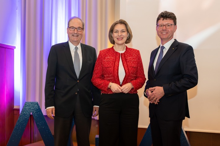 AGA-Jahrestagung mit DIHK-Hauptgeschäftsführerin Dr. Helena Melnikov