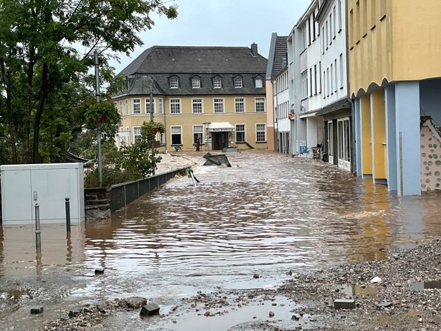 Unwetter Deutschland: Rettung von Leben weiterhin oberste Priorität / Organisationen von &quot;Aktion Deutschland Hilft&quot; unterstützen bei Evakuierungen, betreuen Betroffene und überlastete Einsatzkräfte