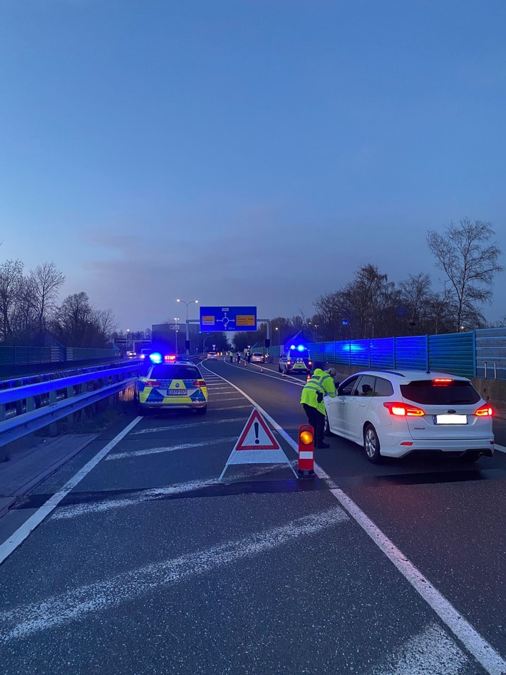 POL-CUX: Schwerpunktkontrollen "Alkohol und Betäubungsmitteilbeeinflussung im Straßenverkehr" (Lichtbild in der Anlage)