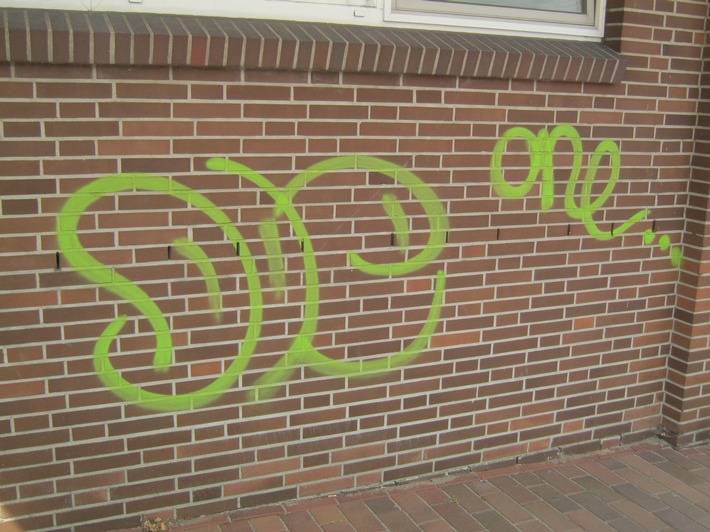 POL-IZ: 200702.2 Albersdorf: Sachbeschädigung durch Graffiti- Zeugen gesucht !