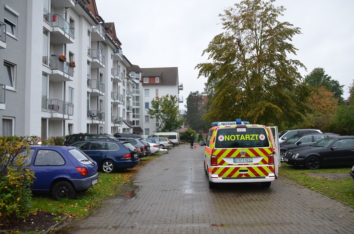 POL-STD: Bei Auseinandersetzung nach Raubüberfall in Wohnung im Stader Altländer Viertel ein 17-jähriger tödlich und zwei weitere Personen zum Teil schwer verletzt