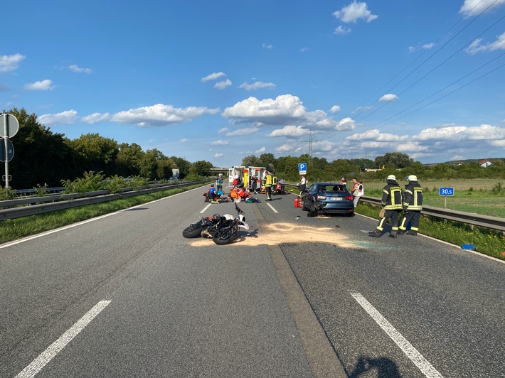 POL-VDMZ: Schwerer Verkehrsunfall mit zwei lebensbedrohlich verletzten Motorradfahrern