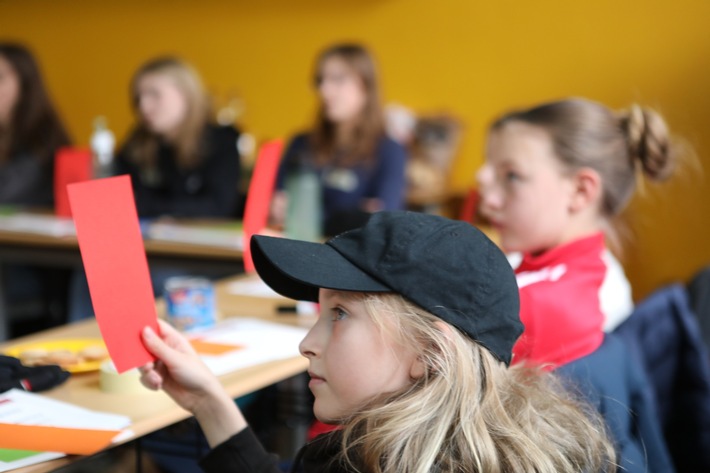 Kindernothilfe: Zehn Forderungen für mehr Partizipation – Schüler*innen konfrontieren Politiker*innen