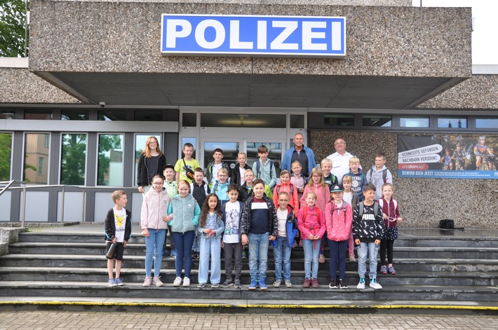 POL-CE: Gelungene Ferienpassaktion bei der Polizei Celle - Spannende Einblicke für Kinder