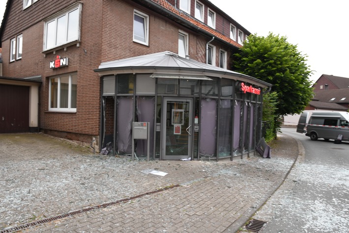 POL-NOM: Geldautomat gesprengt - Polizei sucht Zeugen