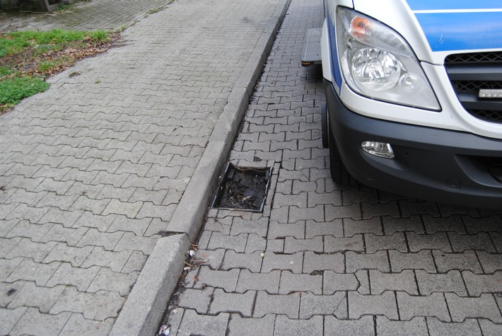 POL-PDKL: A6/Kaiserslautern, Gefährlicher Eingriff in den Straßenverkehr - Gullydeckel entwendet