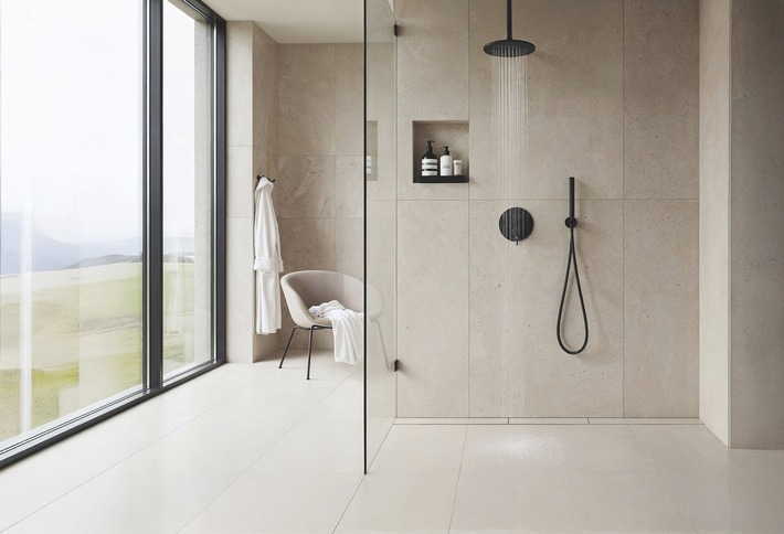 Endlich vereint: Die erste Duschrinne, die sich kürzen und verfliesen lässt