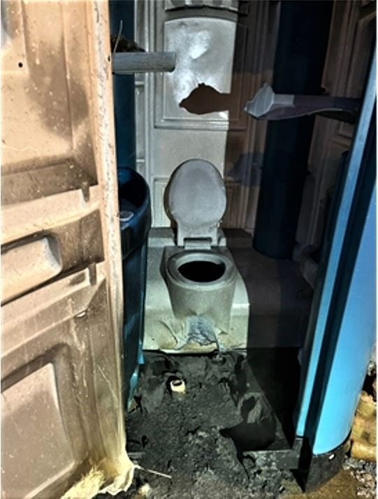 POL-ME: Mobile Toilettenkabine ausgebrannt - die Polizei bittet um Hinweise - Mettmann - 2405006