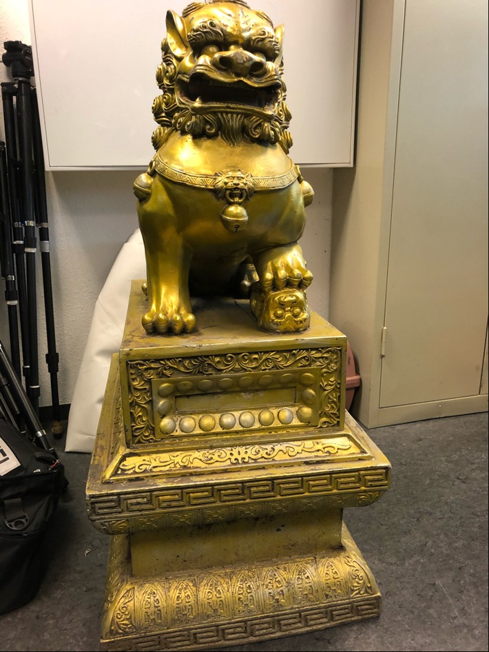 POL-BO: Wattenscheid / Wer vermisst diesen goldenen Löwen?