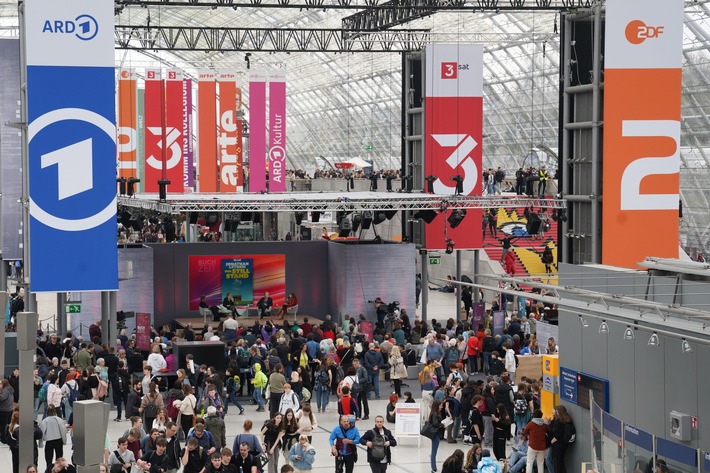 ARD, ZDF und 3sat: Gemeinsame Literaturbühne auf der Leipziger Buchmesse 2025