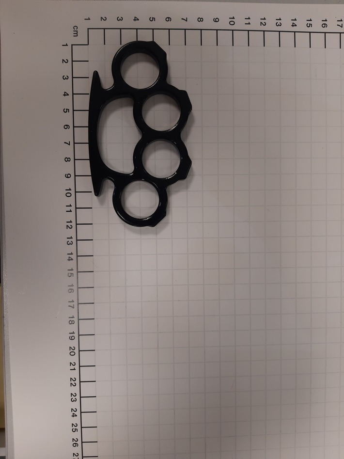 BPOL NRW: Schlagring im Handgepäck - Bundespolizei stellt verbotenen Gegenstand sicher