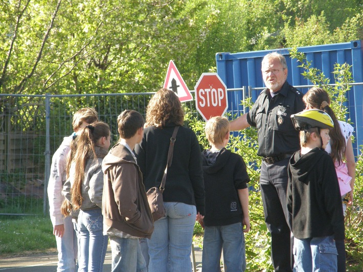POL-CUX: Polizei in Cuxhaven verstärkt Kontrollen von Rädern und Radlern