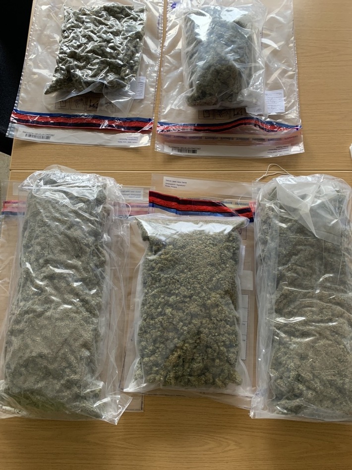 POL-MR: 3 Festnahmen - 3,7 Kilo Marihuana und 12.500 Euro Bargeld sichergestellt
