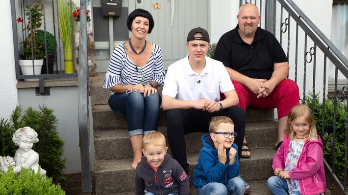 Neu bei RTLZWEI: / "Zurück in die Arbeit - Schaffen wir das?"