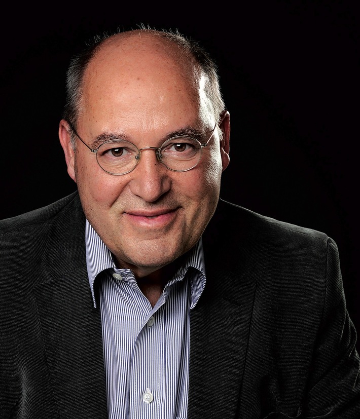 Gastprofessur für Politikmanagement: Gregor Gysi diskutiert mit Studierenden