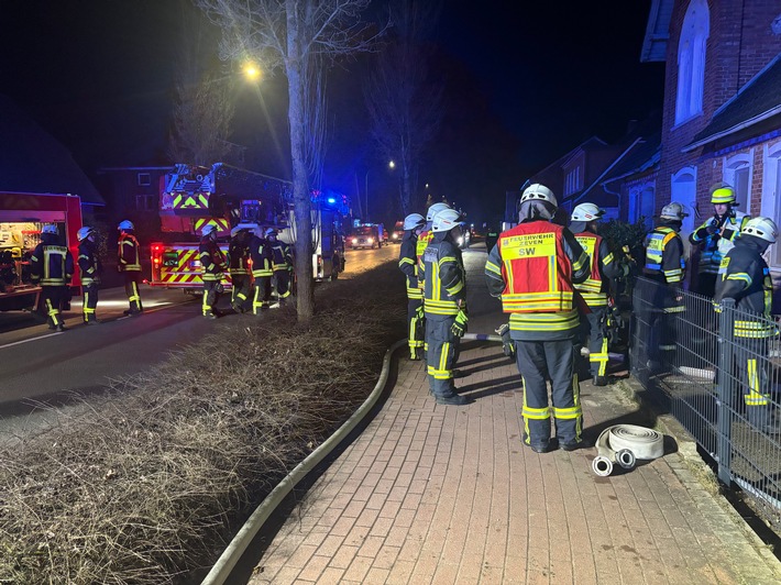 FW-ROW: Feuerwehr verhindert Schlimmeres bei Wohnungsbrand in Zeven