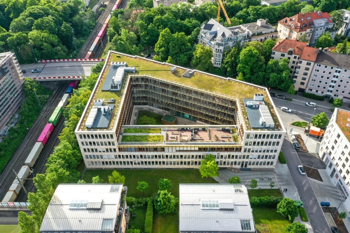 Deal MUC: Makler- und Beratungshaus MRH Trowe verlängert Mietvertrag in München