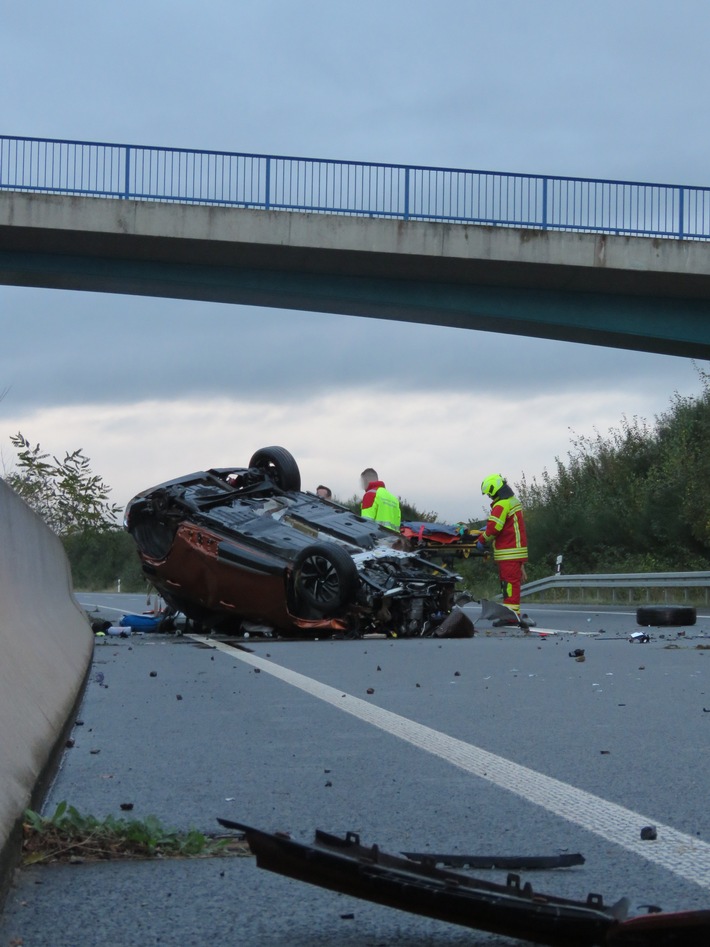 FW-Heiligenhaus: Verletzte Person bei Alleinunfall auf BAB 44