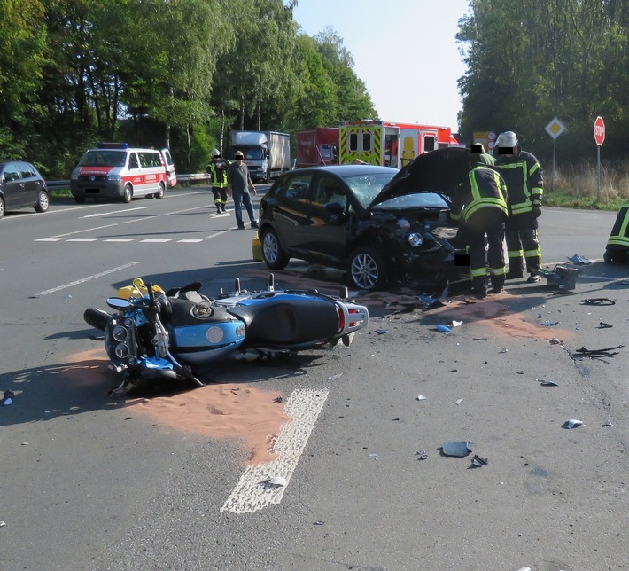 POL-MK: Unfall in Valbert: Kradfahrer lebensgefährlich verletzt