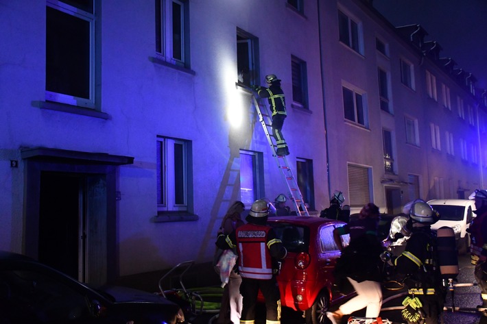 FW-DO: Kellerbrand in Hörde fordert zwei Verletzte