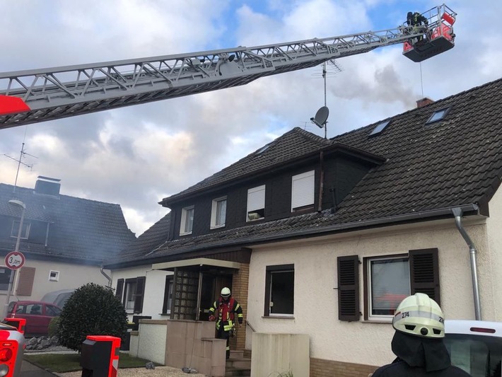 FW-MH: Schornsteinbrand in Mülheim-Heißen