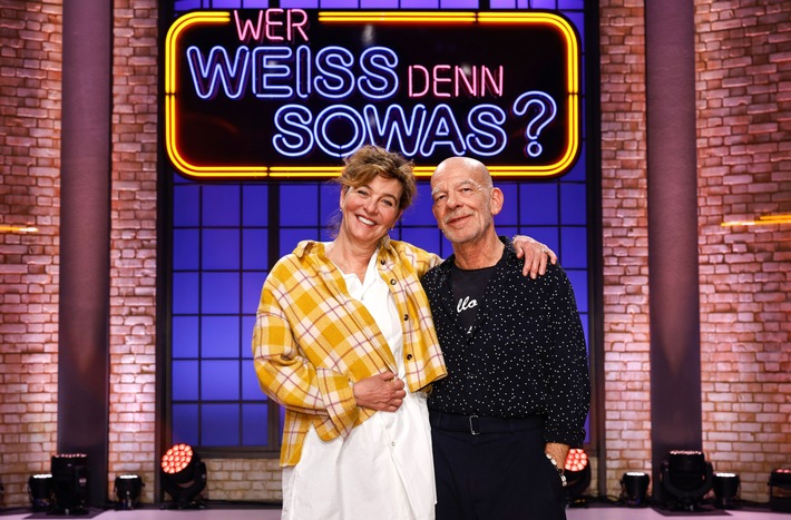 Tatort-Stars im Rateduell: Martin Wuttke und Margarita Broich bei "Wer weiß denn sowas?" / Das Wissensquiz vom 13. bis 17. Januar 2025, um 18:00 Uhr im Ersten