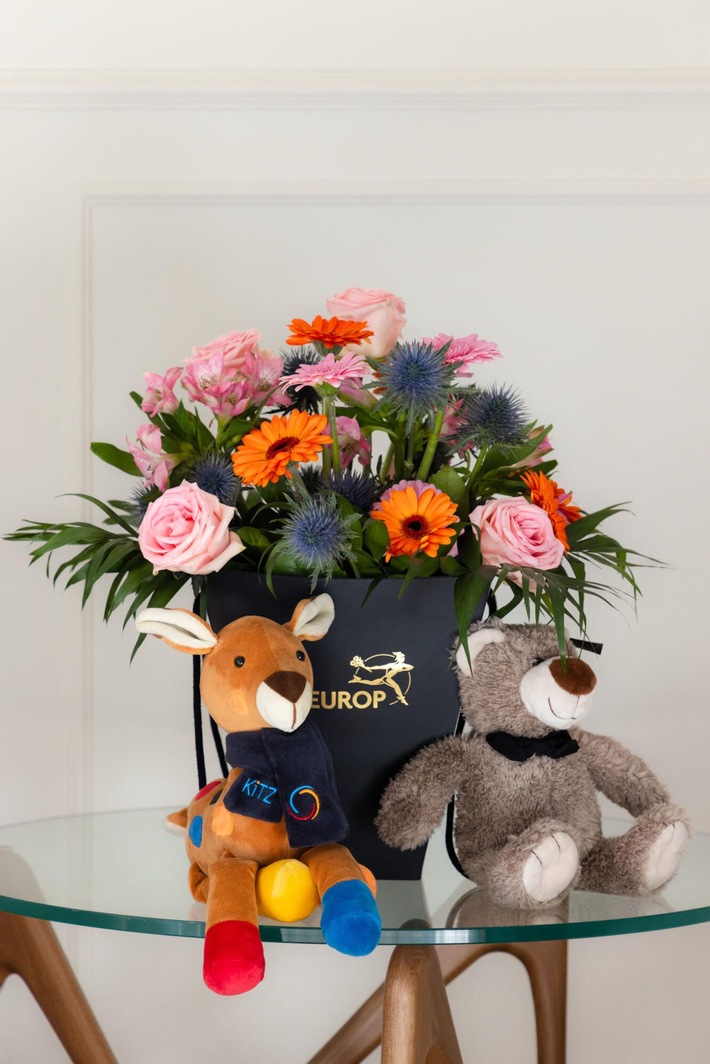 Blumen schenken. Hoffnung spenden. Fleurop baut Engagement für Kinderkrebsforschung aus / Aktionszeitraum 2026: 20. April bis 16. Mai - Charity-Strauß künftig ganzjährig erhältlich