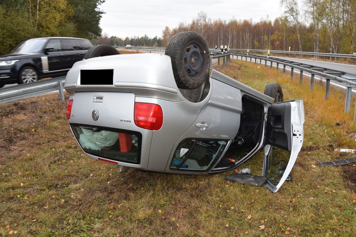 POL-PDKL: A62/Landstuhl, Pkw überschlägt sich