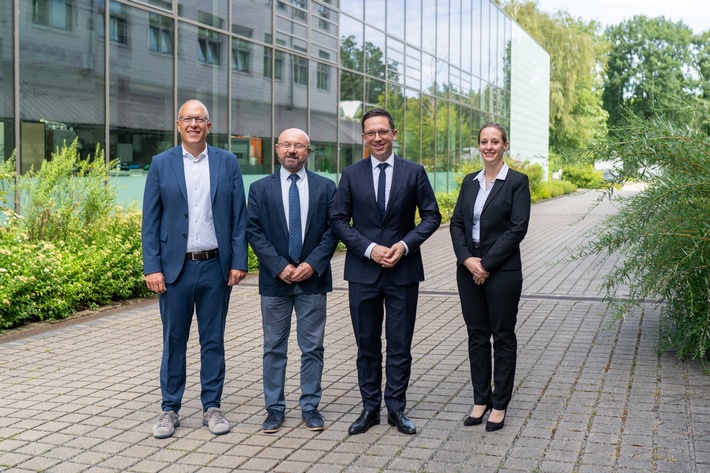 Wissenschaftsminister zu Besuch am Fraunhofer-Campus in Braunschweig