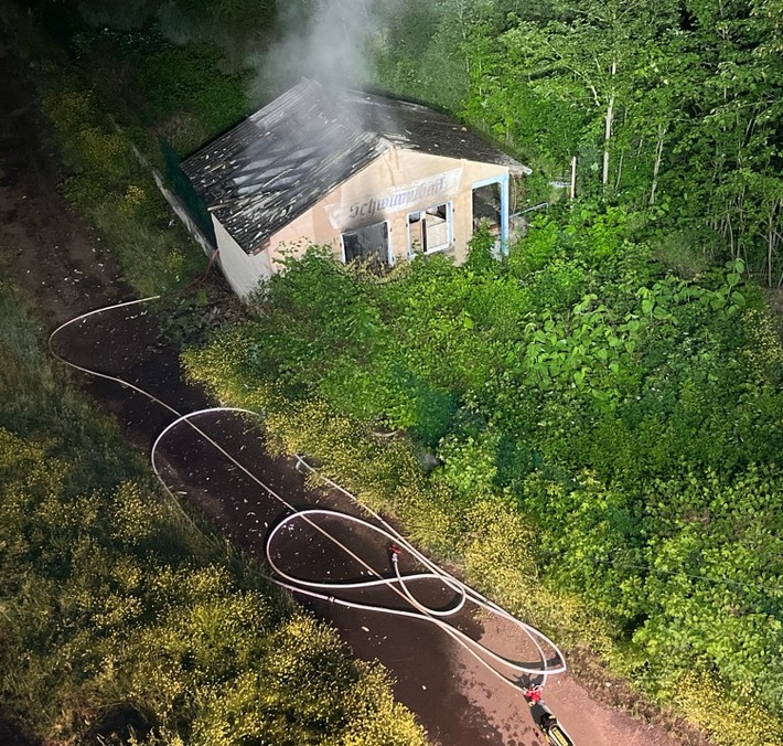 LPI-NDH: Vollbrand eines Kassenhäuschens