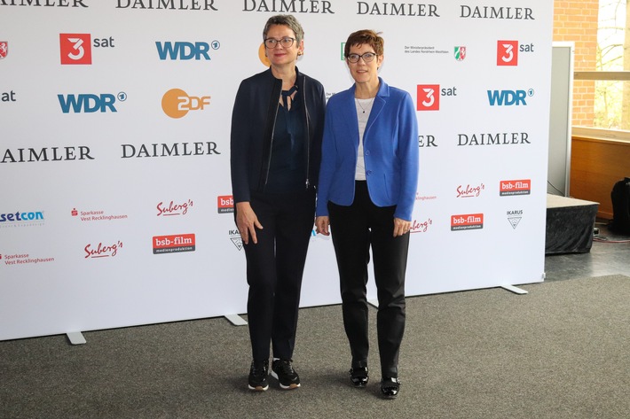 DVV-Präsidentin Kramp-Karrenbauer übergibt Besondere Ehrung des Grimme-Preises an den Fernsehsender ARTE