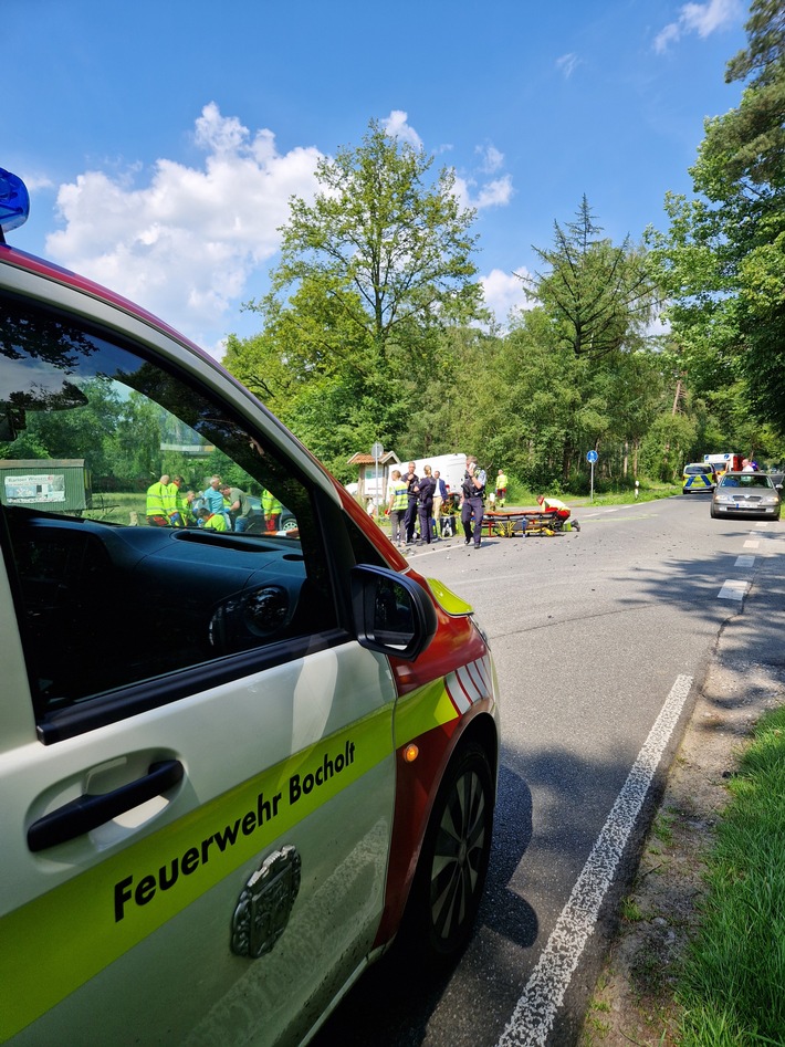 FW Bocholt: Verkehrsunfall mit drei verletzten Personen