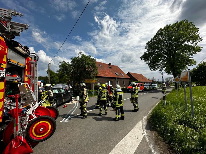 FW-Schermbeck: Verkehrsunfall im Kreuzungsbereich