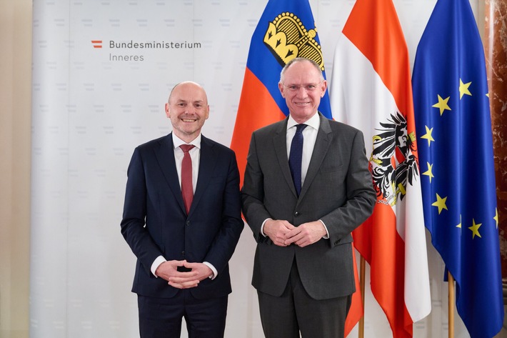 Regierungsrat Hubert Büchel auf Antrittsbesuch in Wien
