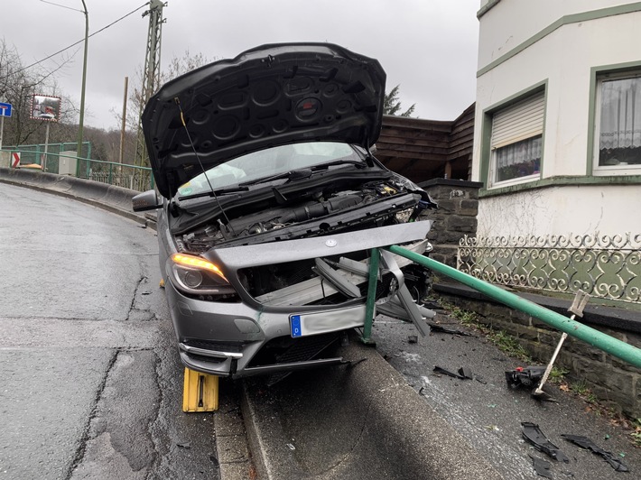 FW-EN: Verkehrsunfall