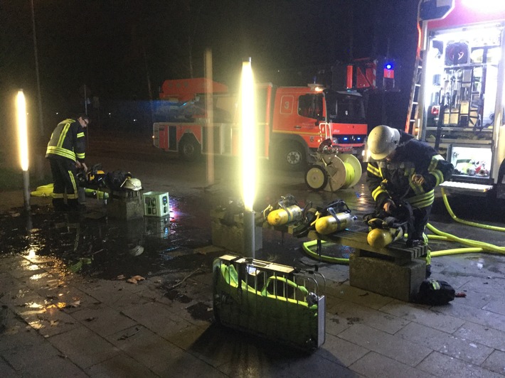 FW-BN: Feuer im Forschungszentrum Caesar, Ereignis konnte durch die Brandmeldeanlage frühzeitig angezeigt werden.