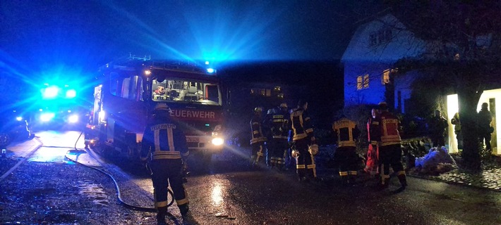 FW Königswinter: Brennende Gasflasche rief die Feuerwehr auf den Plan