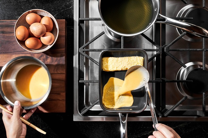 HexClad bringt japanischen Stil in deutsche Küchen – mit der neuen Hybrid Compact Egg Pan
