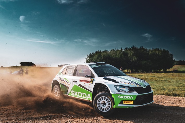 Fabian Kreim und Frank Christian (D/D) zeigen bei der Rallye Polen eine ganz starke Leistung auf eher ungewohntem Schotterbelag und steuern auf einen Podestplatz zu. Weiterer Text über ots und www.presseportal.de/nr/28249 / Die Verwendung dieses Bildes ist für redaktionelle Zwecke honorarfrei. Veröffentlichung bitte unter Quellenangabe: "obs/Skoda Auto Deutschland GmbH"